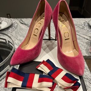 Gucci Velvet Heels with Bow